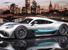 Новый гиперкар Mercedes-AMG Project One обули в шины Michelin
