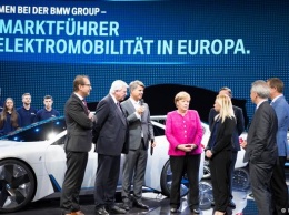 Меркель на открытии Франкфуртского автосалона призвала вернуть доверие к автопрому