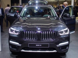 BMW X3 хвастается в Женеве виртуальной панелью и "автопилотом"