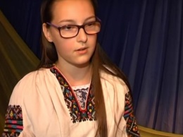 Школьникам Днепра показали старинную украинскую одежду