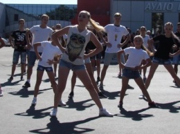 Павлоградские школьники устроили танцевальный батл
