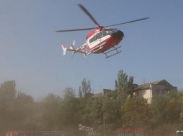 В Мариуполе 8-летнюю девочку отправили в Киев на вертолете (ФОТО)