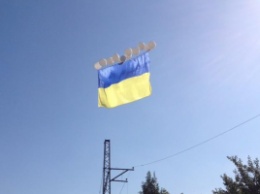 Волонтер рассказал, как донецкие боевики пытались сбить украинский флаг на воздушных шариках