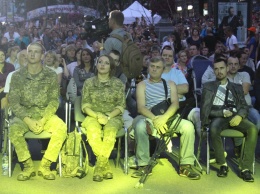 Воины АТО побывали на выступлении Ника Вуйчича: смотрите фото