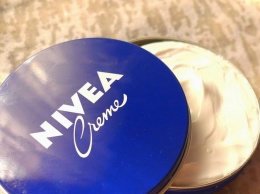 97% людей, которые пользуются кремом Nivea, не знают его главных свойств! Вот они