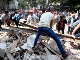 Жертвами землетрясения в Мексике стали свыше 240 человек