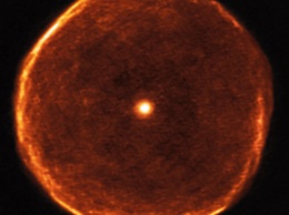 Астрономы получили фотографии гигантского огненного "глаза" в космосе