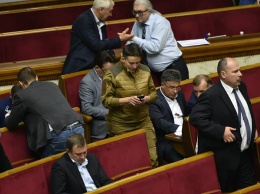 Савченко явилась в Раду в военном образе и трекинговых ботинках