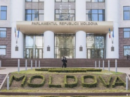 Парламент Молдавии повторно принял отклоненные президентом законы