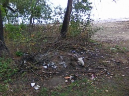 На Киевщине со дна реки Рось вывезли почти 4 тонны мусора (фото)