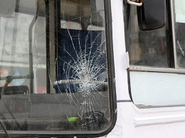 В Киеве обстреляли автобус с пассажирами: детали инцидента