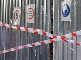 В Святошинском районе Киева застройщик решил несмотря ни на что поставить забор и начать строительство