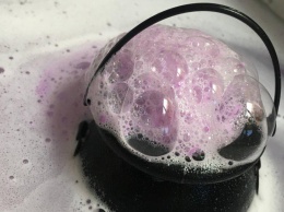 Объект желания: бомбы для ванны Cauldron Bath Bomb в виде котелка