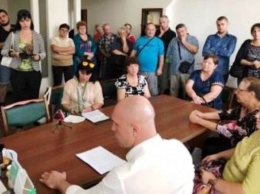 Главный социалист Украины "вписался" за обиженных Херсона и "прописался" на фабрике
