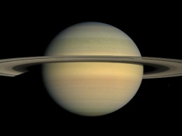 На спутнике Сатурна обнаружили обломки разбившегося НЛО (ФОТО)