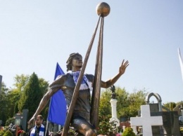В Киеве открыли памятник Андрею Гусину
