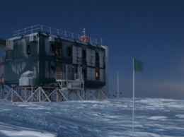Телескоп на Южном полюсе поможет определить природу быстрых радиовсплесков