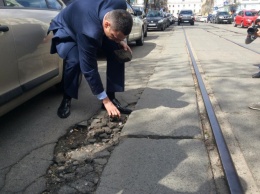 Качество дорожных ремонтов от "Киевавтодора" будут проверять эксперты из Литвы и Польши