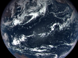 Osiris-REx прислал фотографию Земли, сделанную с расстояния 170 тысяч километров