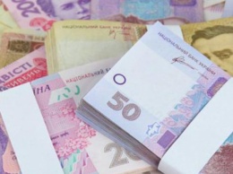 В школах Львова запретили собирать с родителей деньги наличными