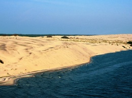 На дне Куршского залива нашли остатки древней лодки куренас