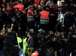 Во Франции во время футбольного матча обрушилась трибуна с болельщиками