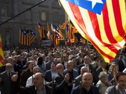 На референдуме в Каталонии произошли кровавые стычки с полицией. ФОТО, ВИДЕО