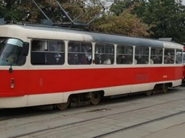 Герой парковки заблокировал трамвай на Куреневке