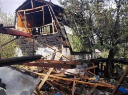 Марьинка снова под обстрелом: разрушен жилой дом, жертв нет