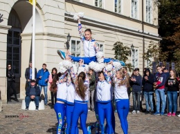 Во Львове школьники устроили олимпийский флешмоб