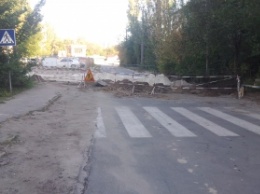 Еще одну улицу перекрыли из-за ремонта коллектора (фото)
