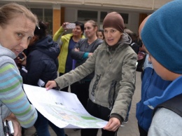 Конфликт вокруг школьного забора: пока стороны пытались договориться, опалубку разрушили