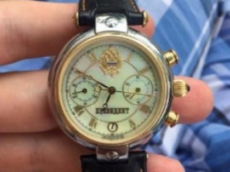 В Мелитополе продают часы от Путина (фото)