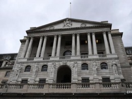 Банк Англии будет выпускать деньги из полимеров