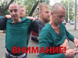 В центре Одессы женщина смогла задержать грабителя, вырвавшего у нее телефон