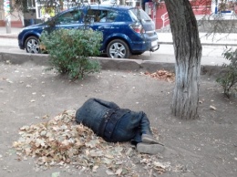В Херсоне бездомные спят на промерзшей земле