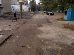 Фотофакт: в Долгинцевском районе прокладывают новый асфальт