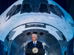 Администрация Трампа намерена отправить астронавтов на Луну