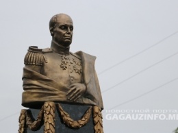 В Болграде установили памятник Ивану Инзову