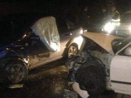 В Николаеве лоб в лоб столкнулись Daewoo и Chevrolet - есть пострадавшие (ФОТО)