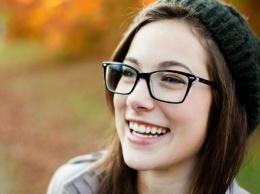 Почему мужчинам нравятся женщины в очках