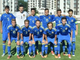 Украина U-17 вдесятером разгромила Болгарию