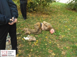 Одесская «битва»: охранники ларька с кофе отлупили уличных активистов в камуфляже