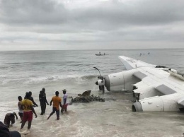 Грузовой самолет рухнул в море у побережья Кот-д'Ивуара