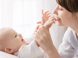 Голос матери изменяется при общении с ребенком