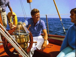 Плавучий Белый дом. Во Франции показали любимую яхту Кеннеди