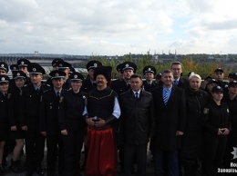 В Запорожье 128 полицейских торжественно приняли присягу на Хортице (ФОТО)