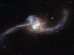 "Хаббл" сфотографировал галактику, похожую на космического "головастика"