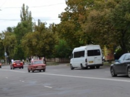 В Саксаганском районе Кривого Рога ремонтируют разбитый участок дороги (ФОТО)