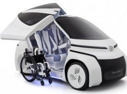 Toyota построила электрокар для людей в инвалидной коляске